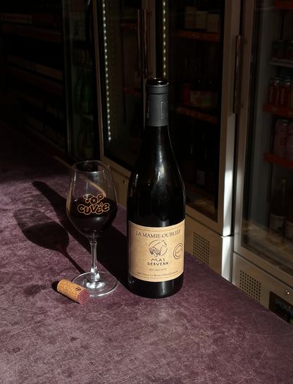 Mamie Oubliée Rouge, Alicante